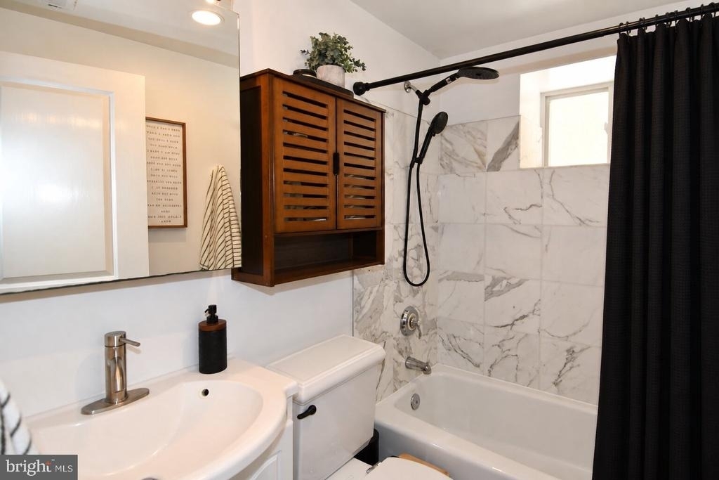 1324 Euclid Street Nw - Photo 17