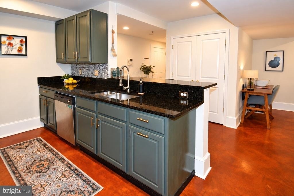 1324 Euclid Street Nw - Photo 8