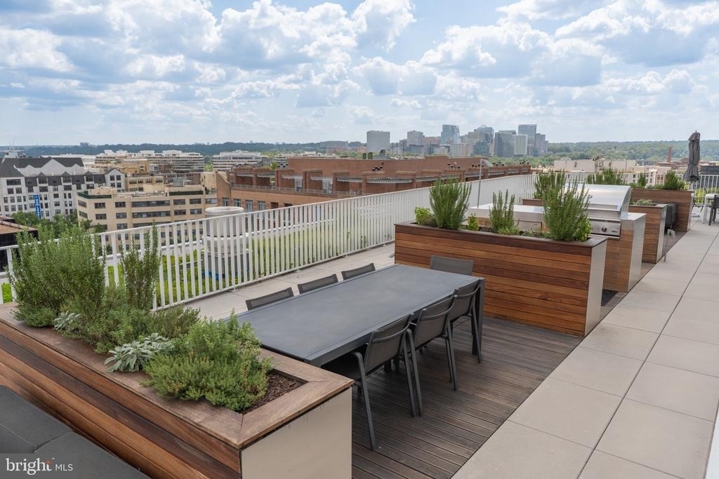 1111 24th Street Nw - Photo 46