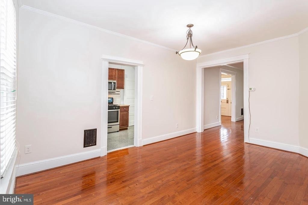 222 R Street Ne - Photo 7