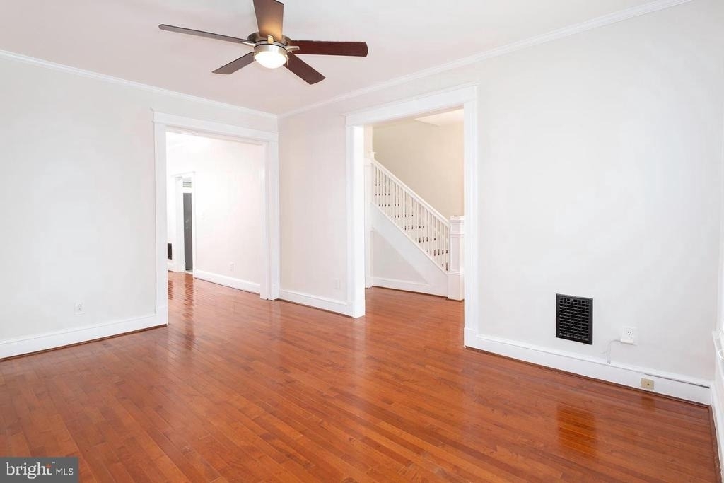 222 R Street Ne - Photo 9