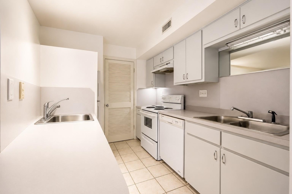 2505 Seton Ave - Photo 3
