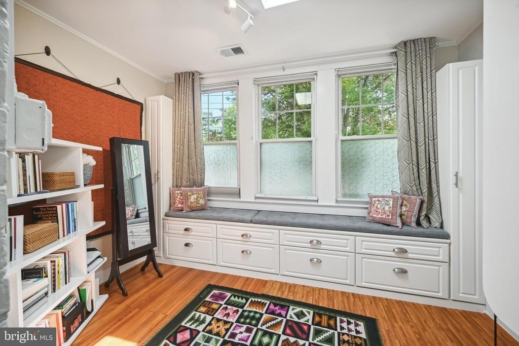 2111 37th Street Nw - Photo 20