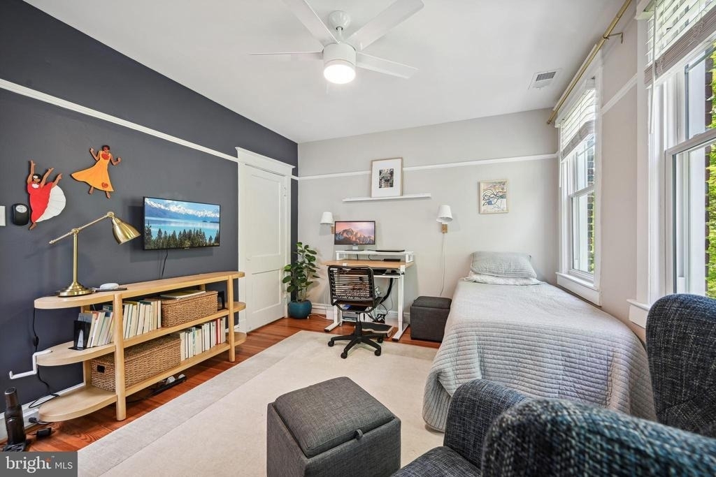 2111 37th Street Nw - Photo 24