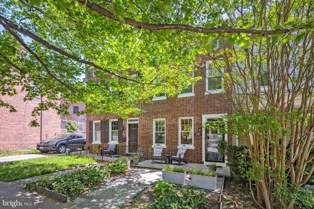 2111 37th Street Nw - Photo 3