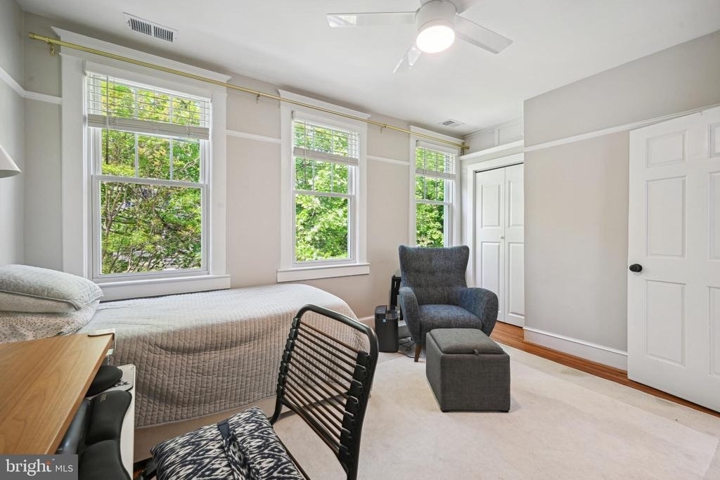 2111 37th Street Nw - Photo 25