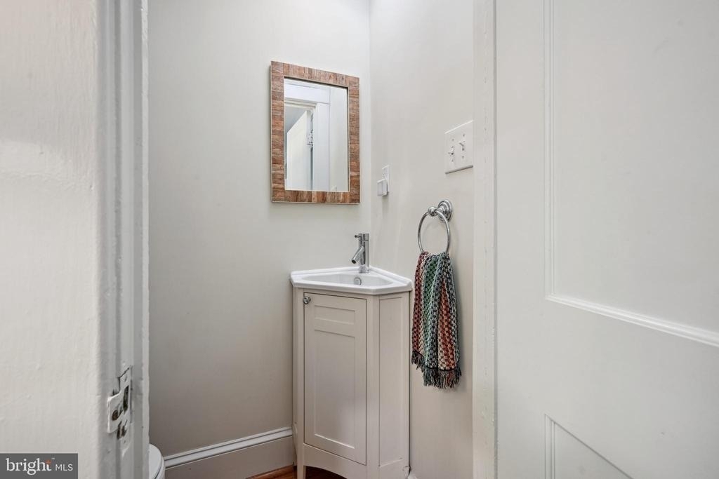 2111 37th Street Nw - Photo 13