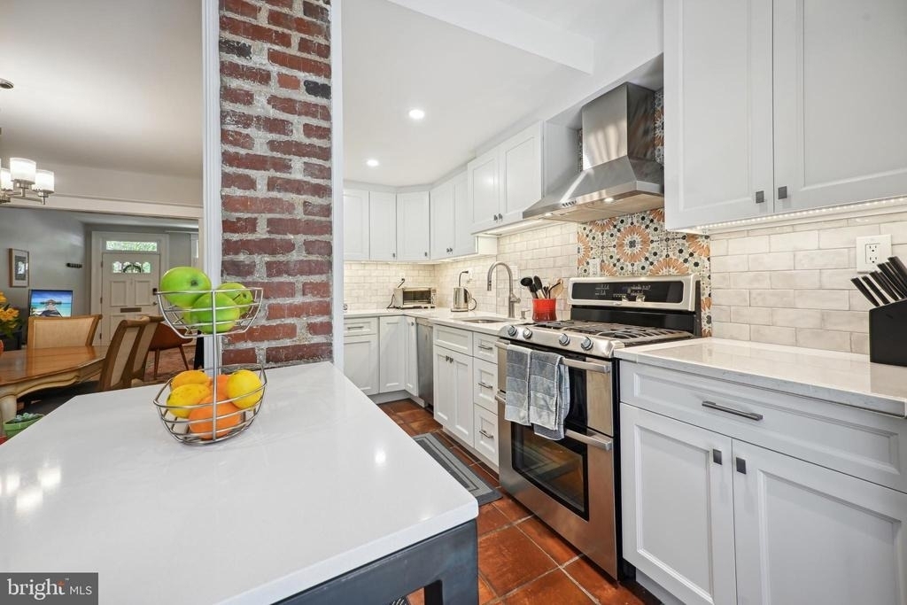 2111 37th Street Nw - Photo 10