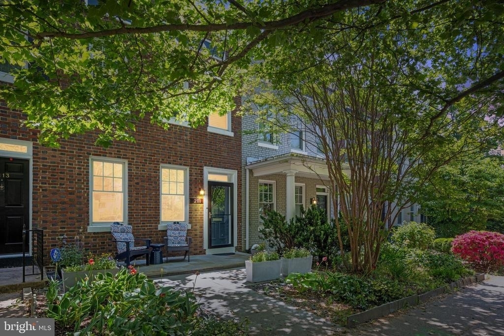 2111 37th Street Nw - Photo 0