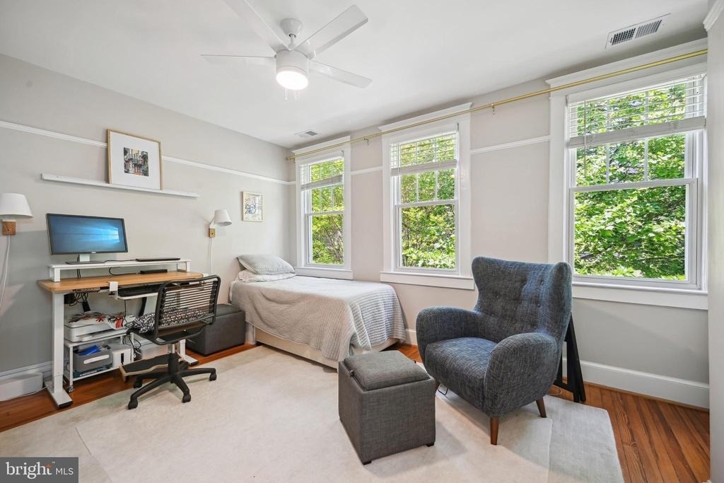 2111 37th Street Nw - Photo 23