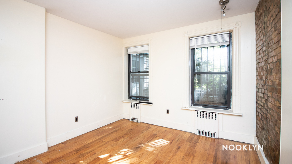 22 Hart St - Photo 1