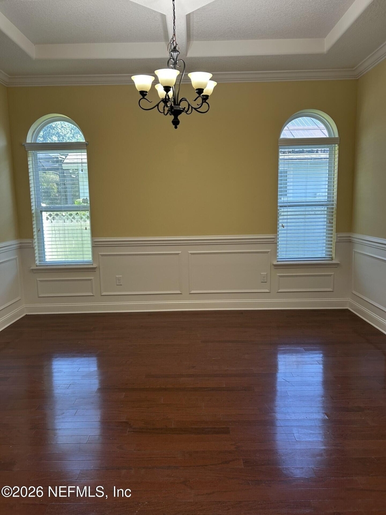 296 Ellsworth Circle - Photo 5
