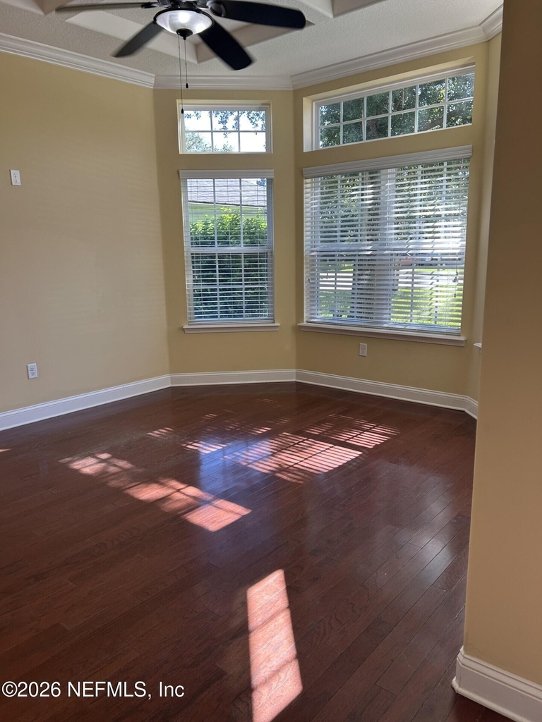 296 Ellsworth Circle - Photo 3