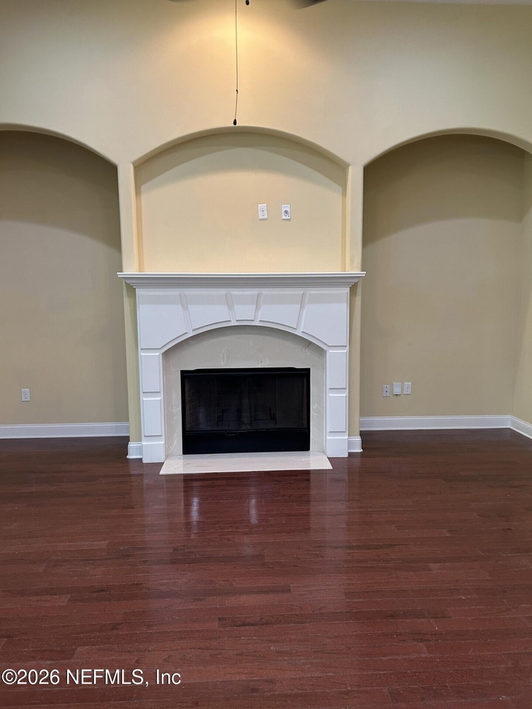 296 Ellsworth Circle - Photo 2