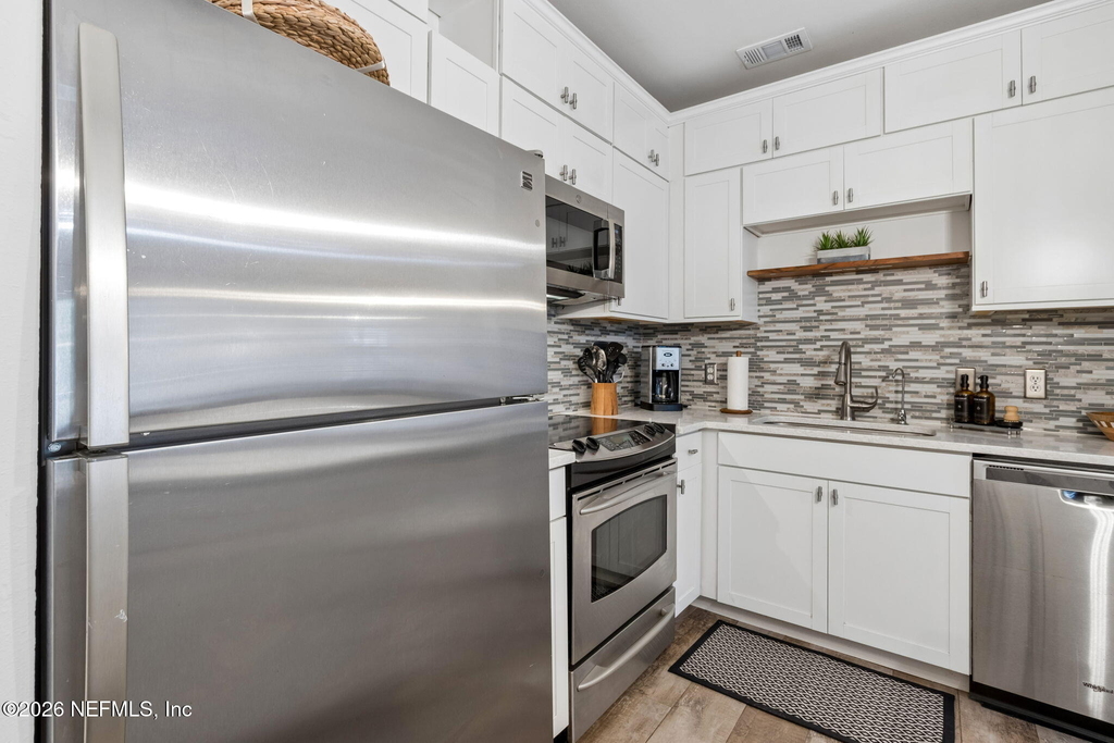 211 Colima Court - Photo 16