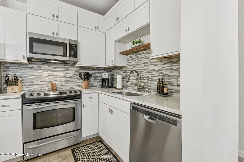 211 Colima Court - Photo 14