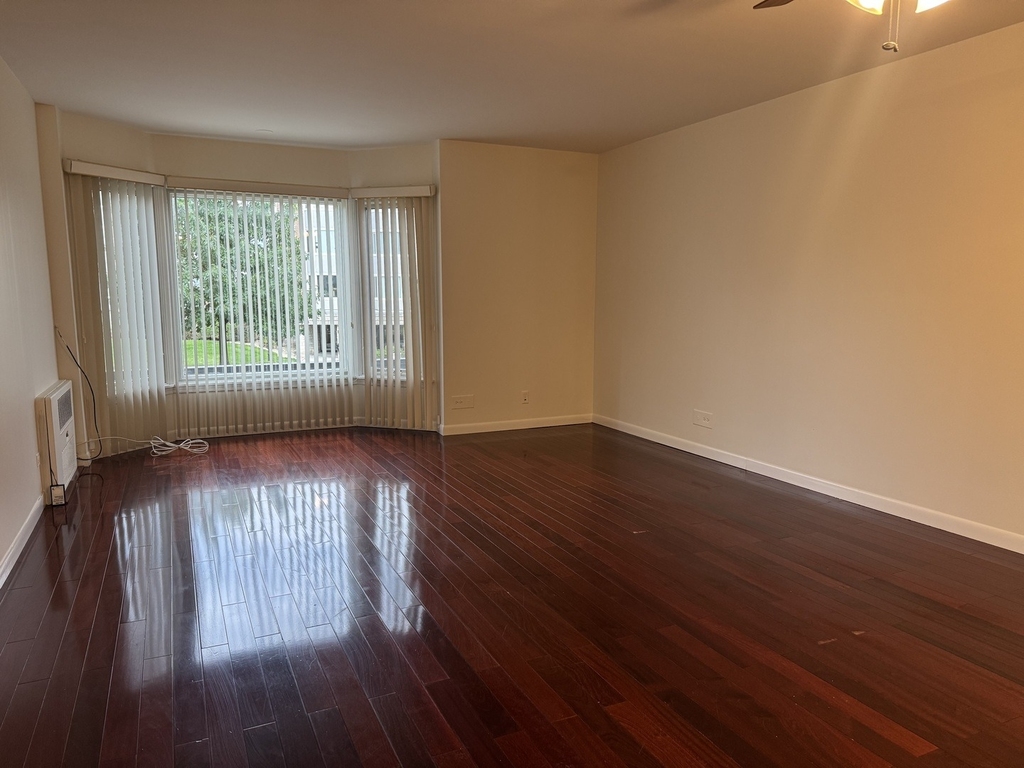 400 Ascot Drive - Photo 3