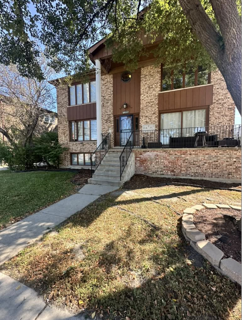 4627 Eberly Avenue - Photo 0