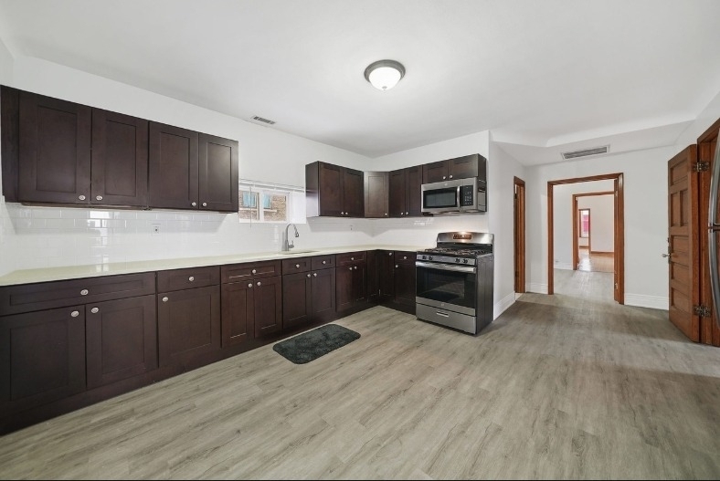 2556 S Albany Avenue - Photo 9