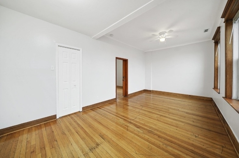 2556 S Albany Avenue - Photo 3