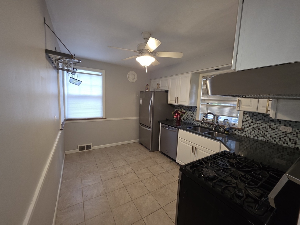 10763 S Longwood Drive - Photo 1