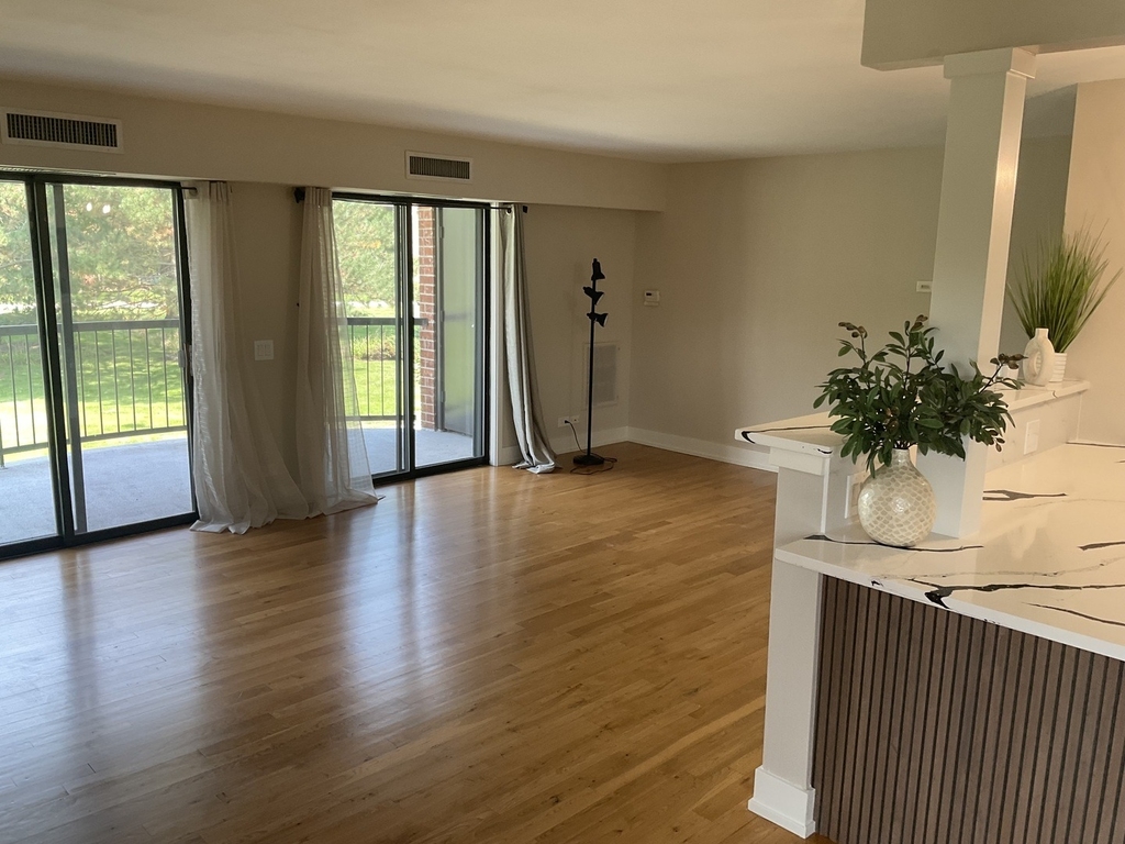 1515 E Central Road - Photo 2