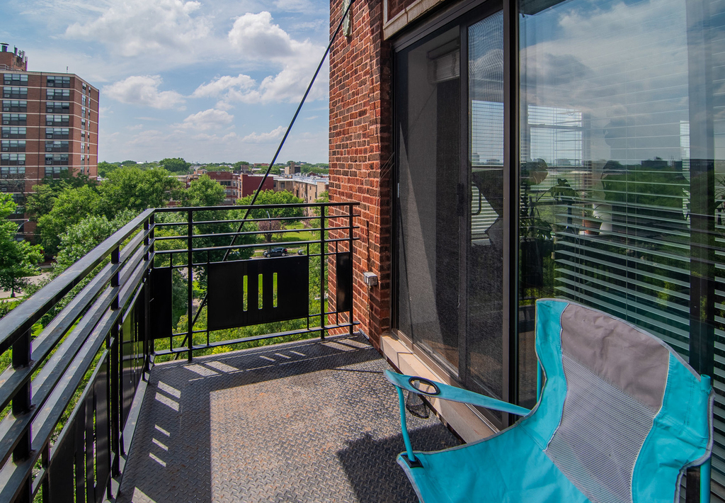 4537 S Drexel Boulevard - Photo 2