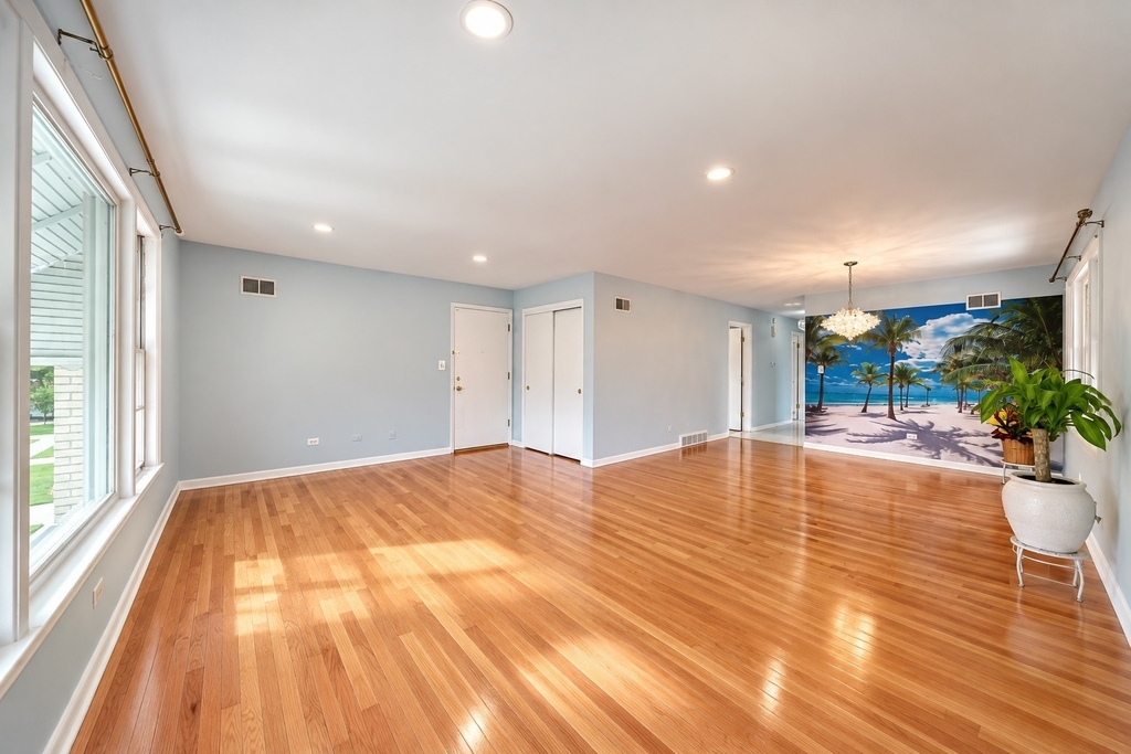 8608 W Carmen Avenue - Photo 2