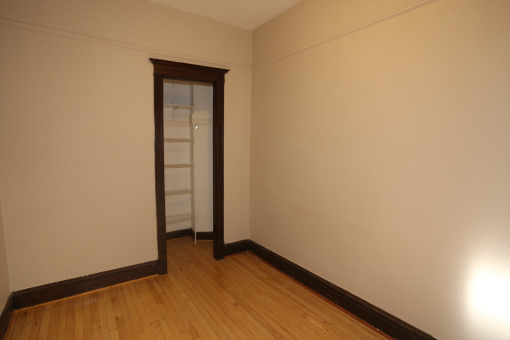 1927 W Schiller Street - Photo 11