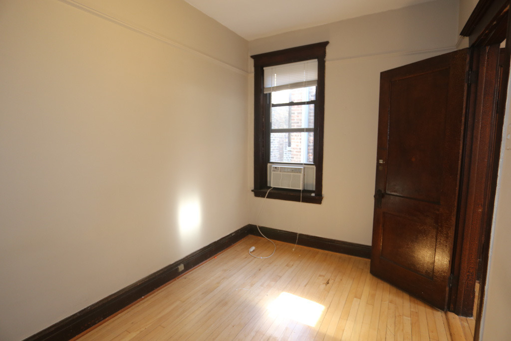 1927 W Schiller Street - Photo 10