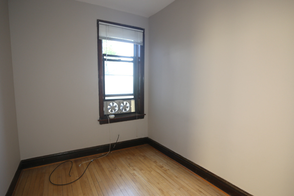 1927 W Schiller Street - Photo 14