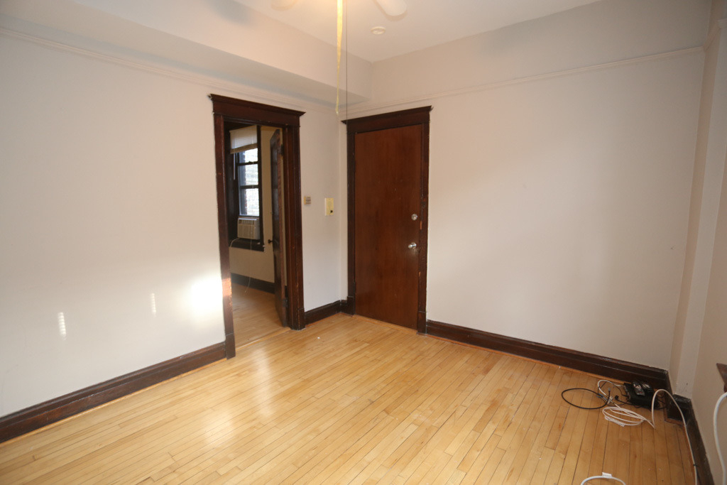 1927 W Schiller Street - Photo 8