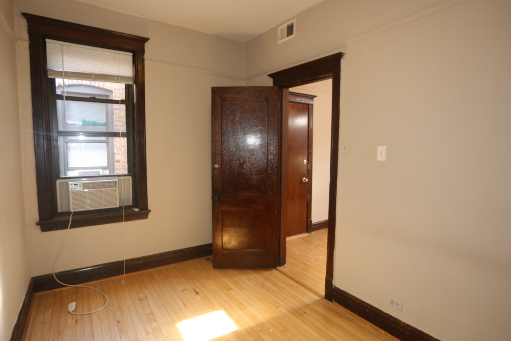 1927 W Schiller Street - Photo 12