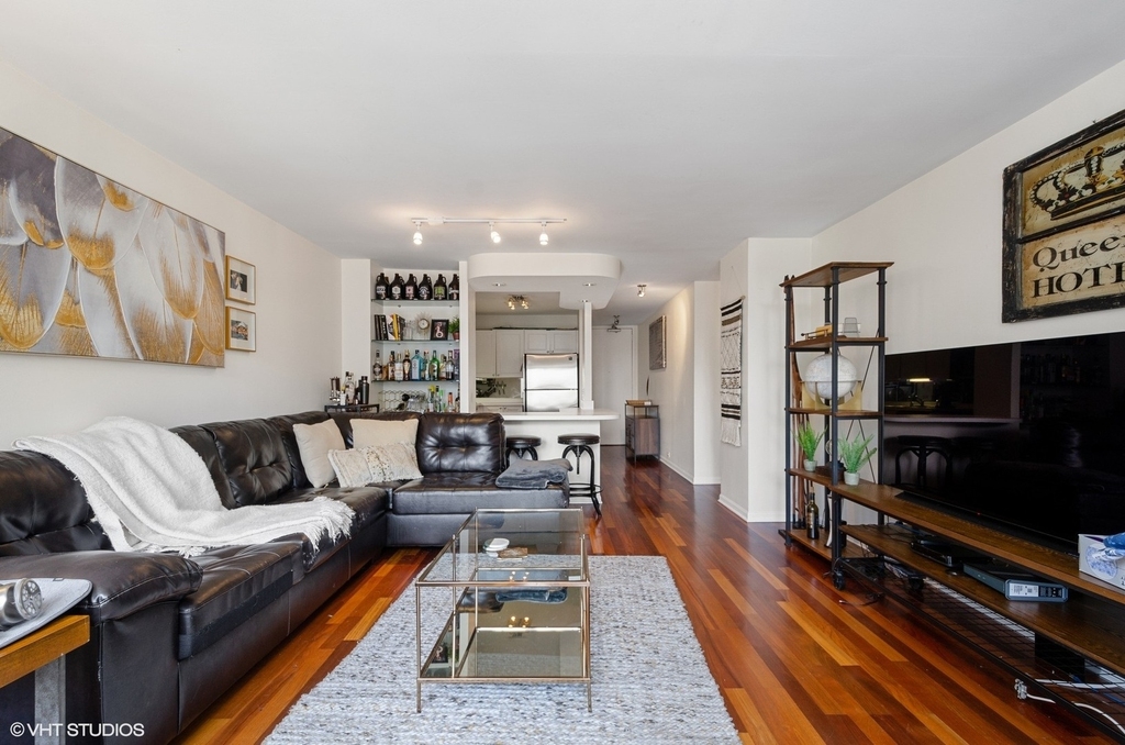 405 N Wabash Avenue - Photo 11