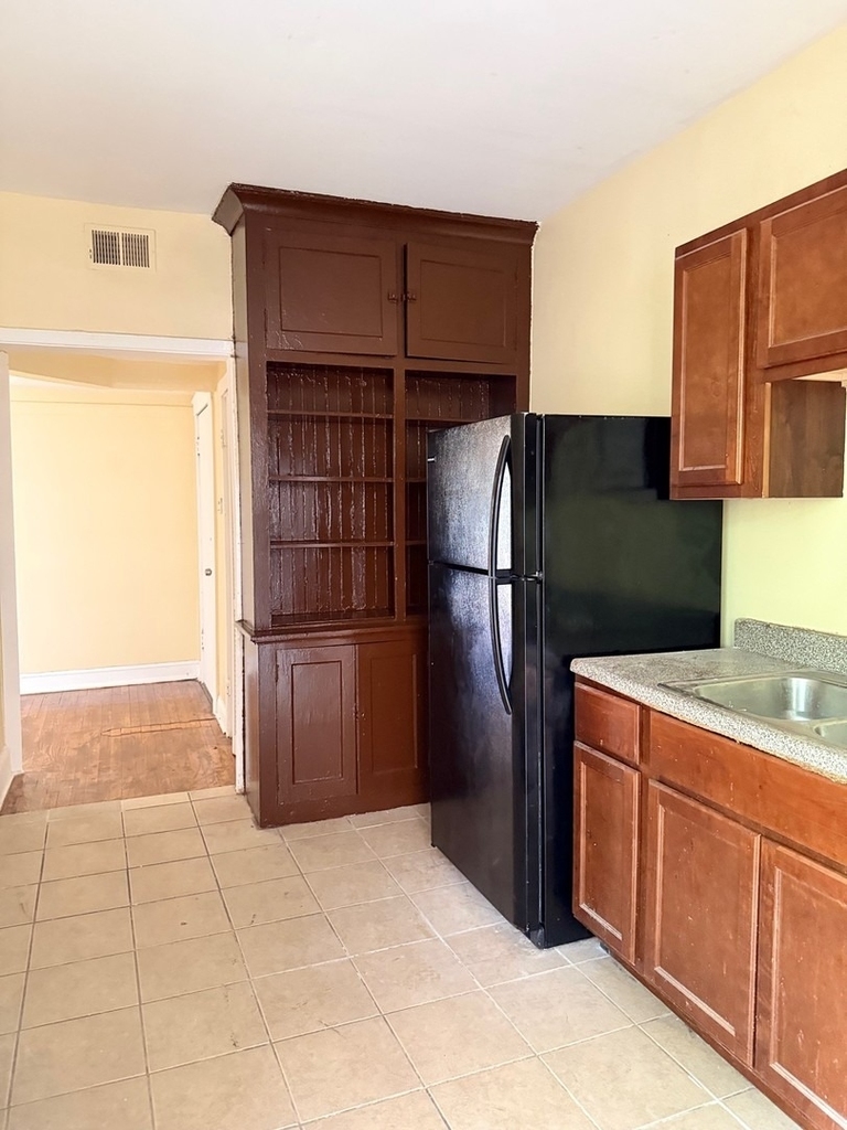5703 S Emerald Avenue - Photo 11