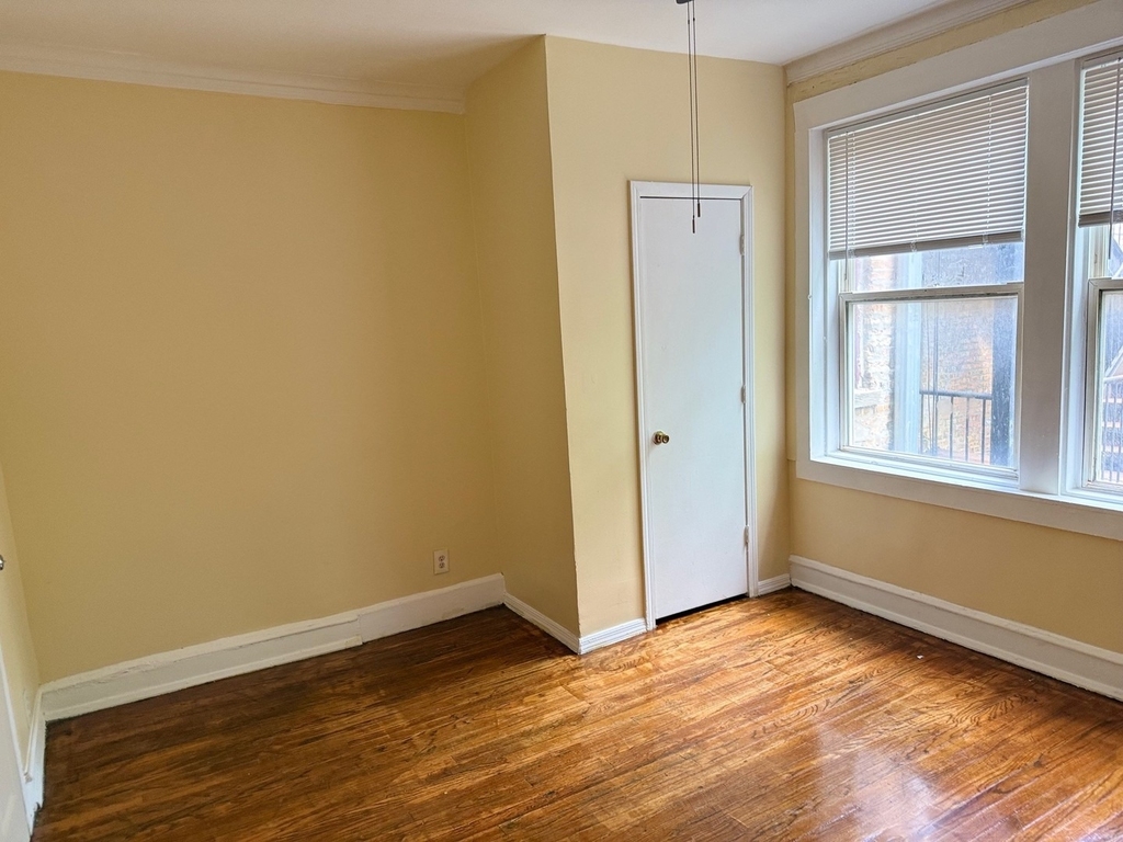 5703 S Emerald Avenue - Photo 9