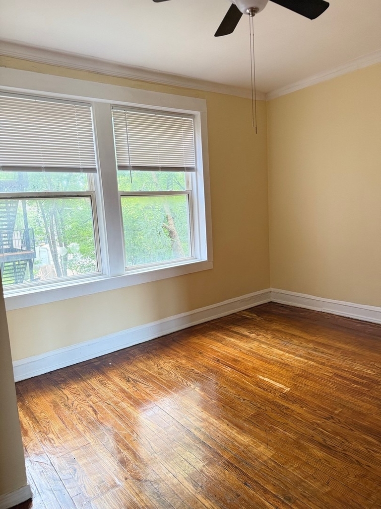5703 S Emerald Avenue - Photo 7