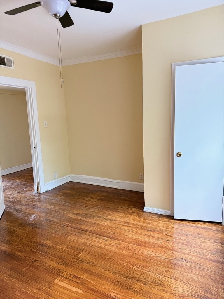 5703 S Emerald Avenue - Photo 5