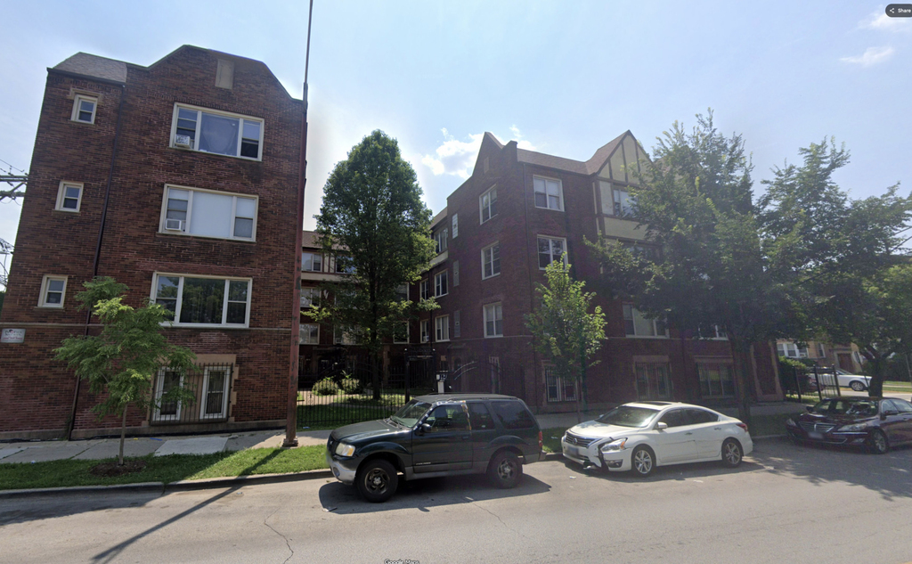 817 W 83rd Street - Photo 0