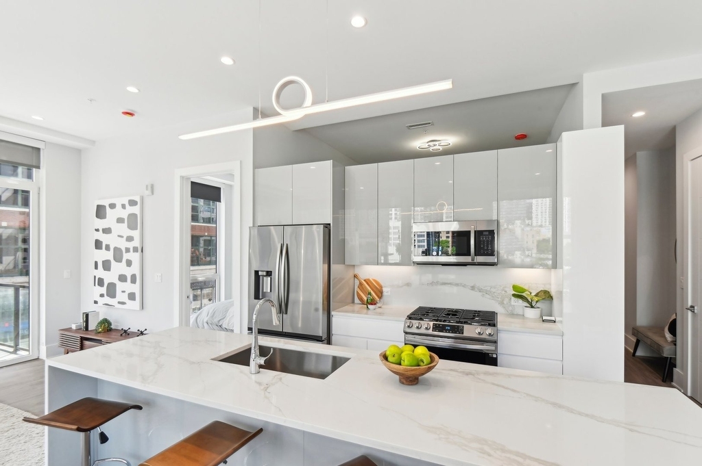 812 W Adams Street - Photo 7
