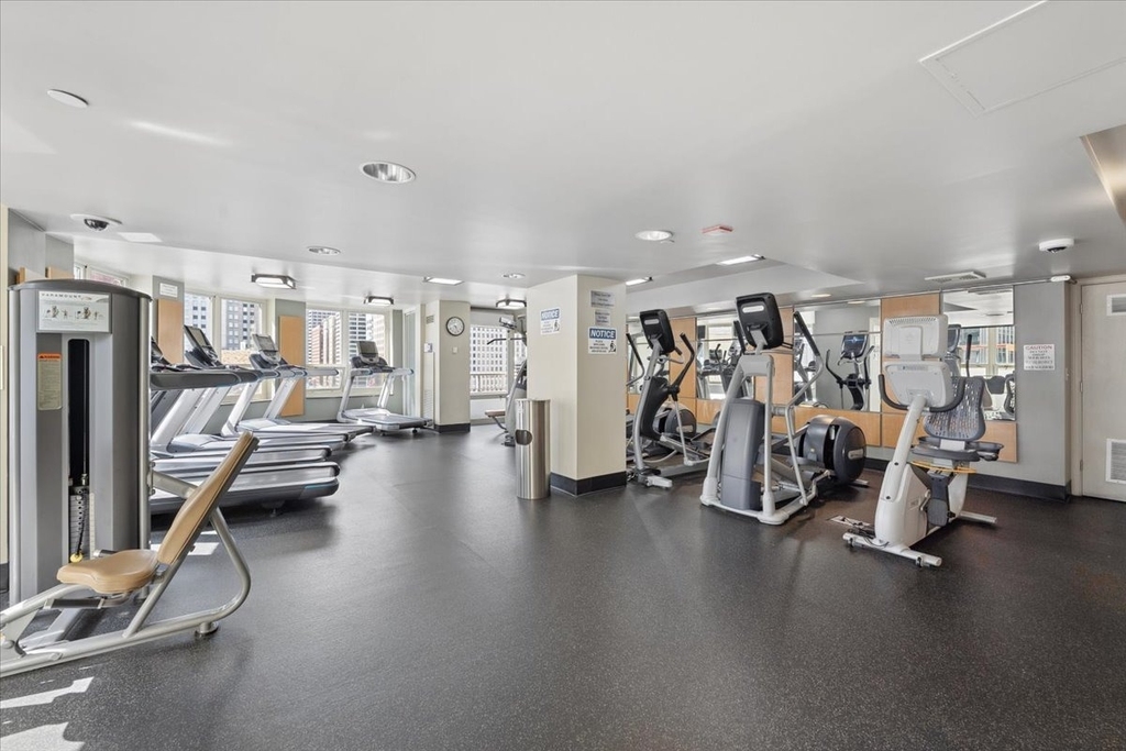 345 N Lasalle Street - Photo 14