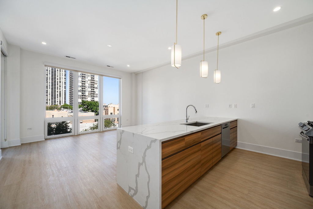 159 W North Avenue - Photo 2