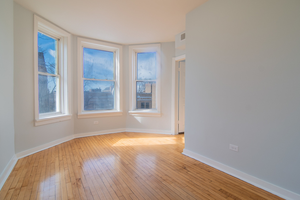 1141 S Francisco Avenue - Photo 2