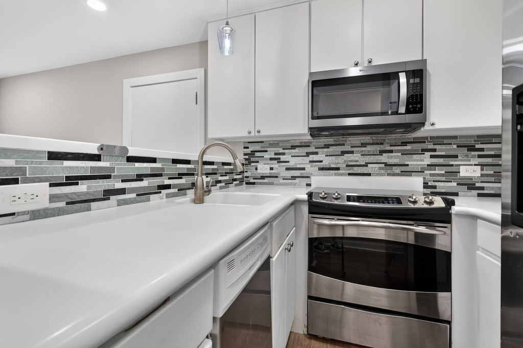 5518 E Lake Drive - Photo 9
