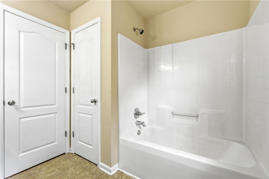 2196 Kingswood Drive - Photo 24