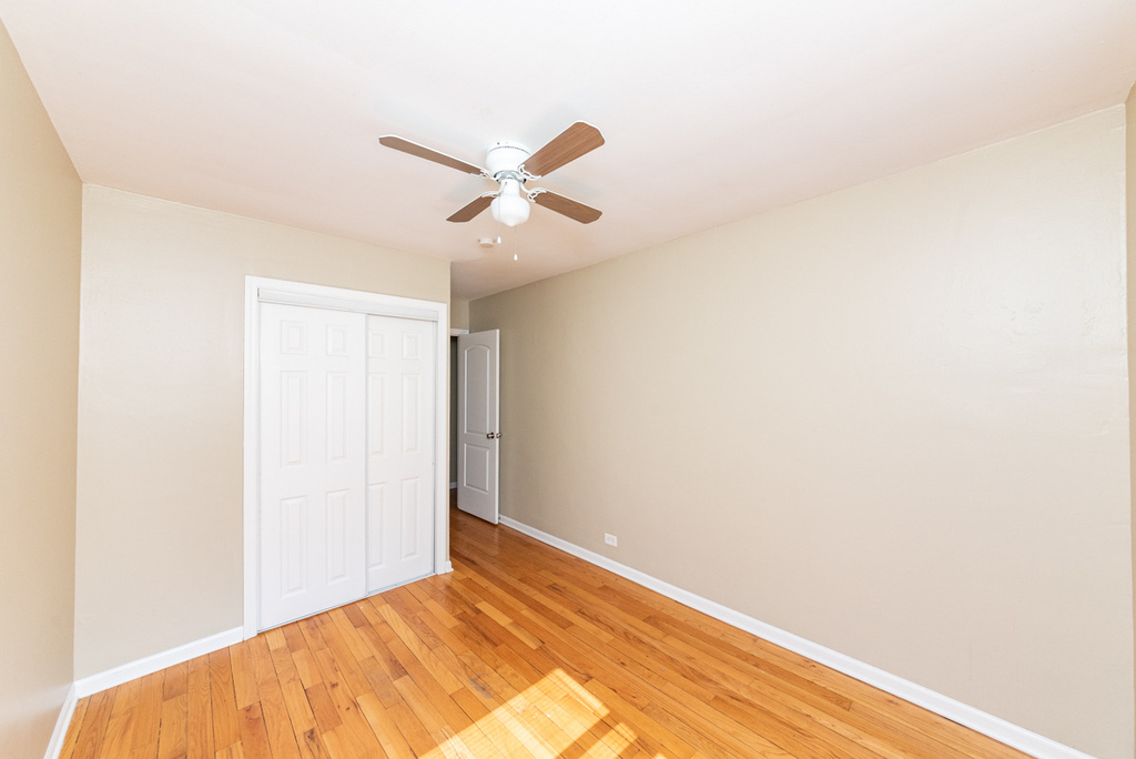233 Custer Avenue - Photo 4