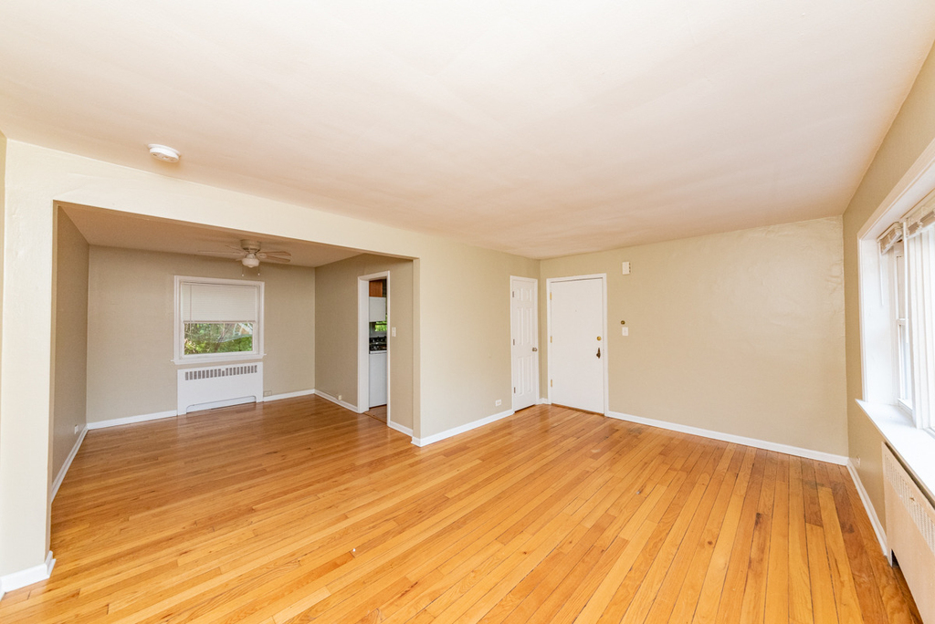 233 Custer Avenue - Photo 2