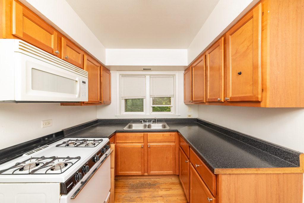 233 Custer Avenue - Photo 1