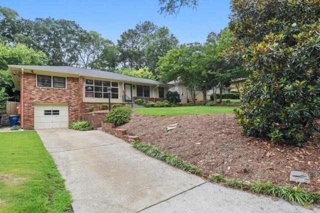 571 Wimbledon Road Ne - Photo 1