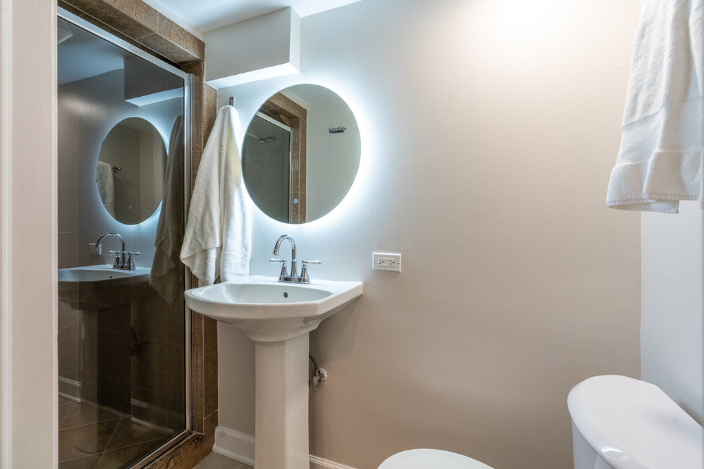 428 W Wellington Avenue - Photo 22